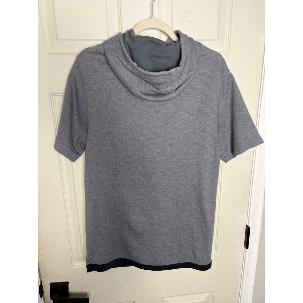 Under Armour Mens Short Sleeve Hoodie Gray Fleece Pullover Medium MD Pocket